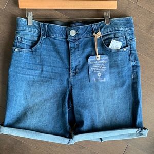 Democracy “Ab”solution Ab Blue Jean Shorts new with tags Size 16